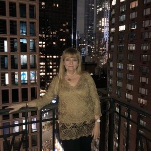 Meet your Posher, Lorraine